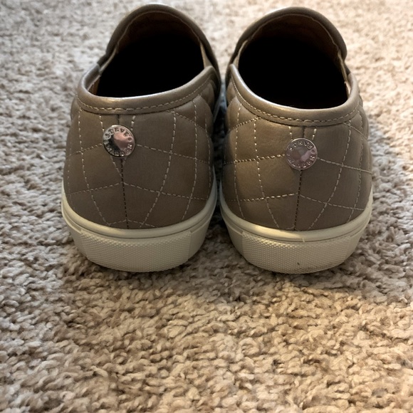 Steve Madden Pewter Slip-ons - Picture 6 of 6